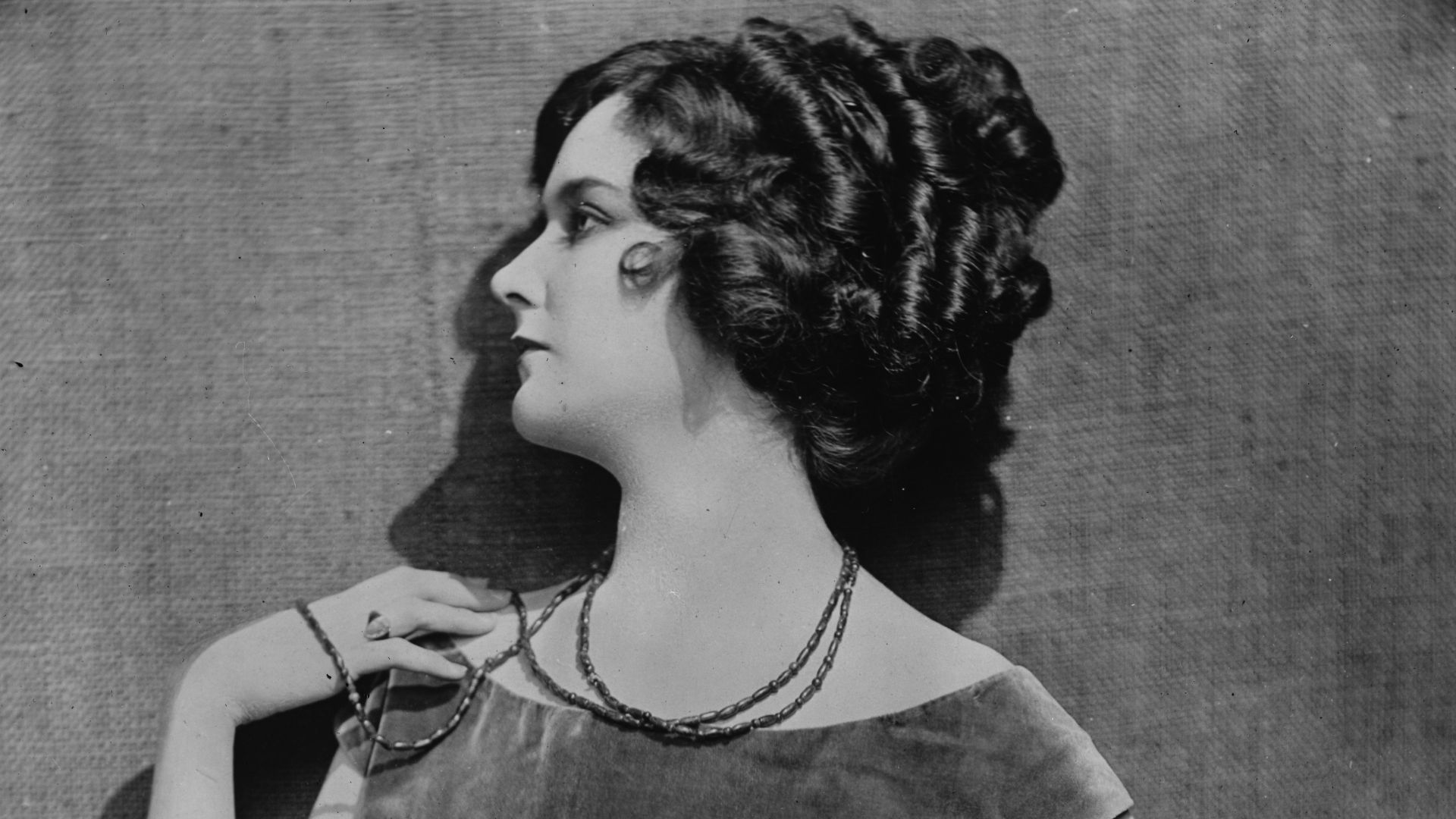 Title: Mary Philbin
Abstract/medium: 1 negative : glass ; 5 x 7 in. or smaller.