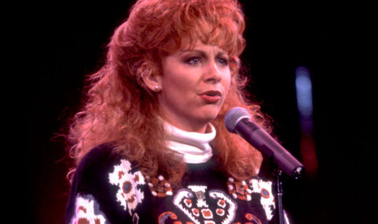 Reba McEntire performing on the Oprah Winfrey Show in Chicago, Illinois, October 8, 1991. 