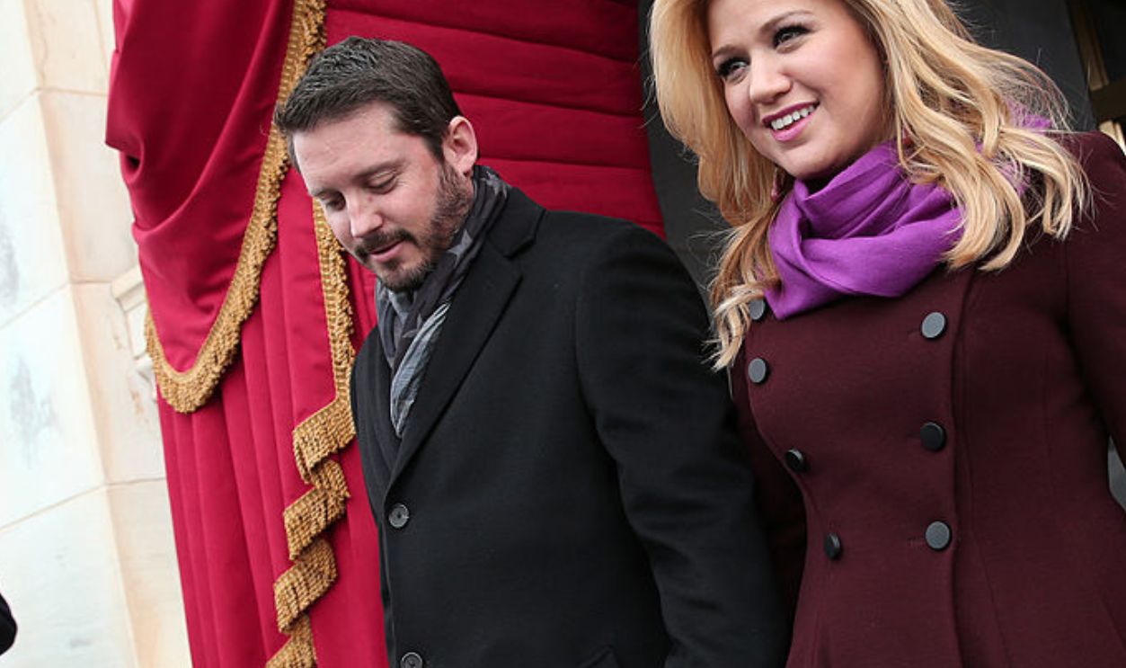 WASHINGTON, DC - JANUARY 21: Singer Kelly Clarkson and Brandon Blackstock arrive at the presidential inauguration on the West Front of the U.S. Capitol January 21, 2013 in Washington, DC. Barack Obama was re-elected for a second term as President of the United States.