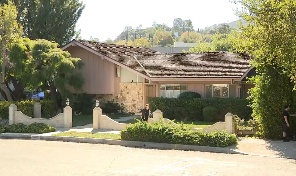 Screenshot from Entertainment Tonight (1981-Present) 