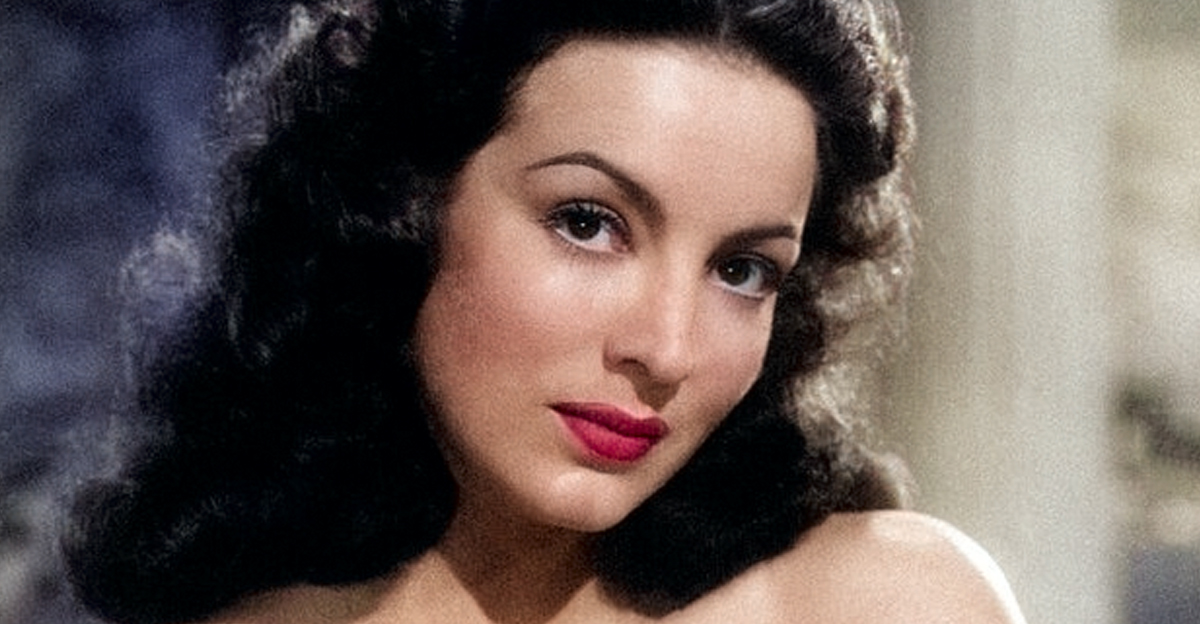 Mexican actress Maria Félix wearing a lace bodice in the film La diosa arrodillada 1947