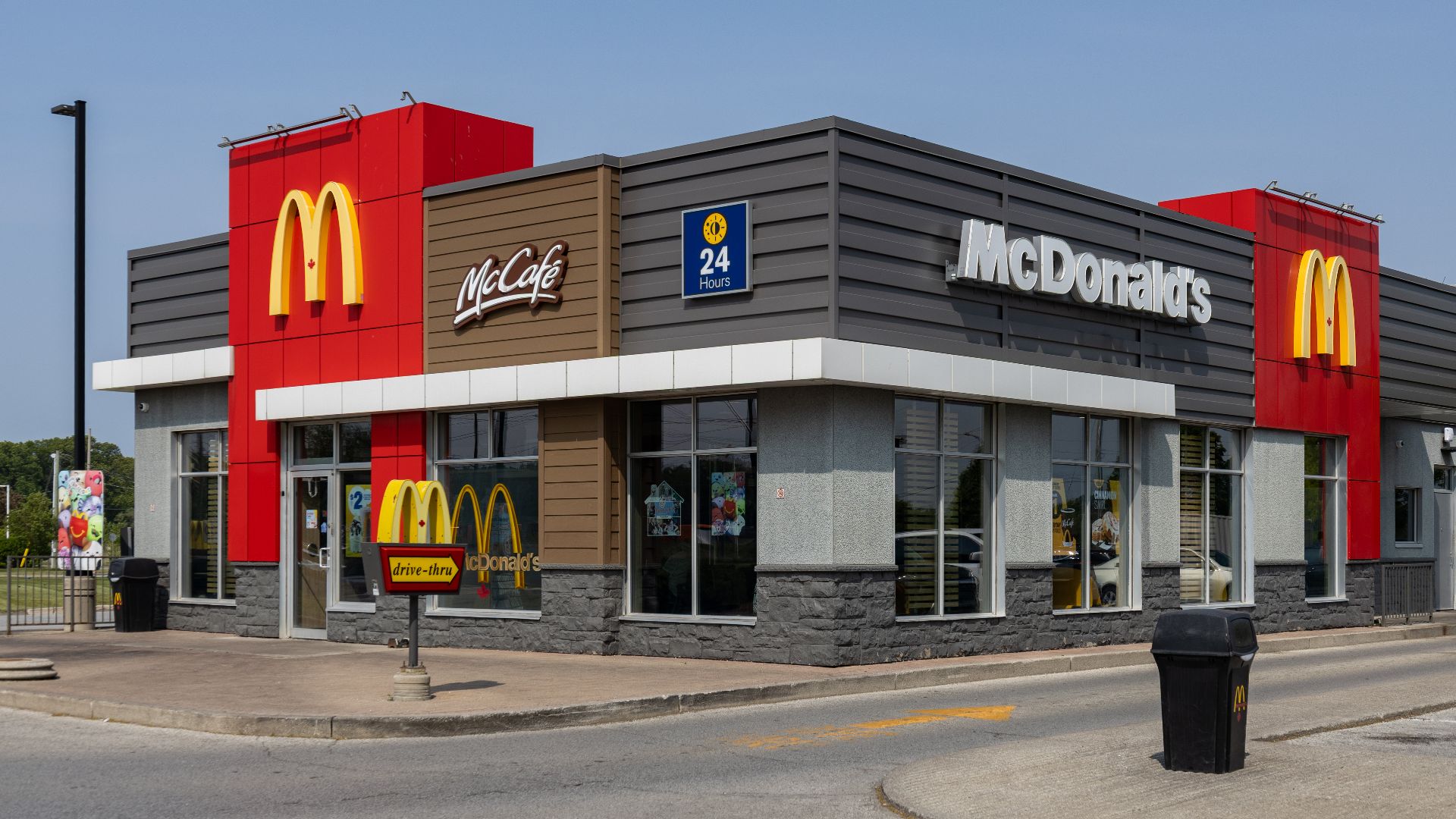 McDonald's on Ojibway Parkway, Windsor, Ontario, 2025-06-03