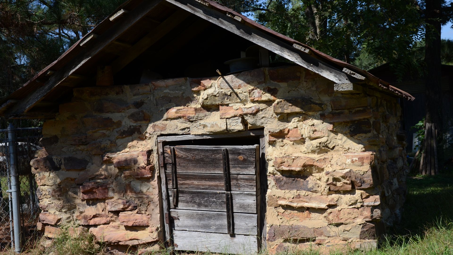 William Howell House, Storm Cellar