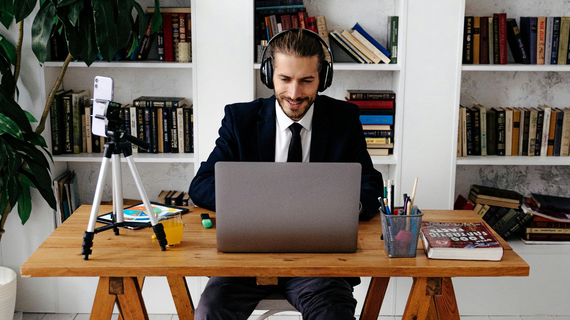 Antoni Shkraba Studio