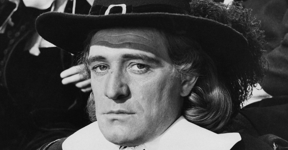 Irish actor Richard Harris (1930 - 2002) in costume as Oliver Cromwell in the film 'Cromwell'