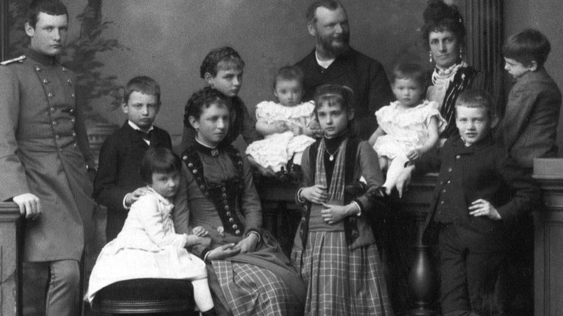 Photo - Der spätere König Ludwig III. von Bayern mit Frau und 10 seiner Kinder