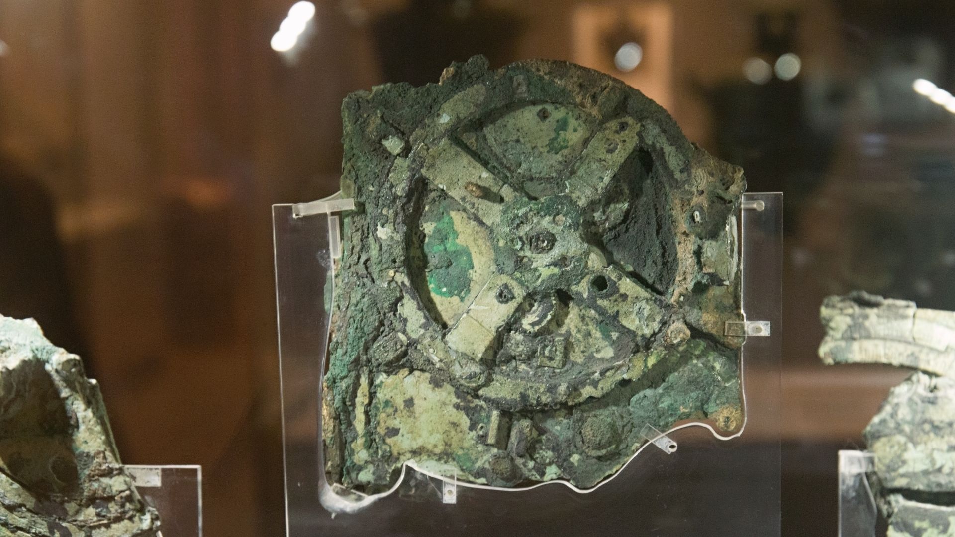 Mechanism of Antikythera, 150-100 BC. National Archaeological Museum of Athens.