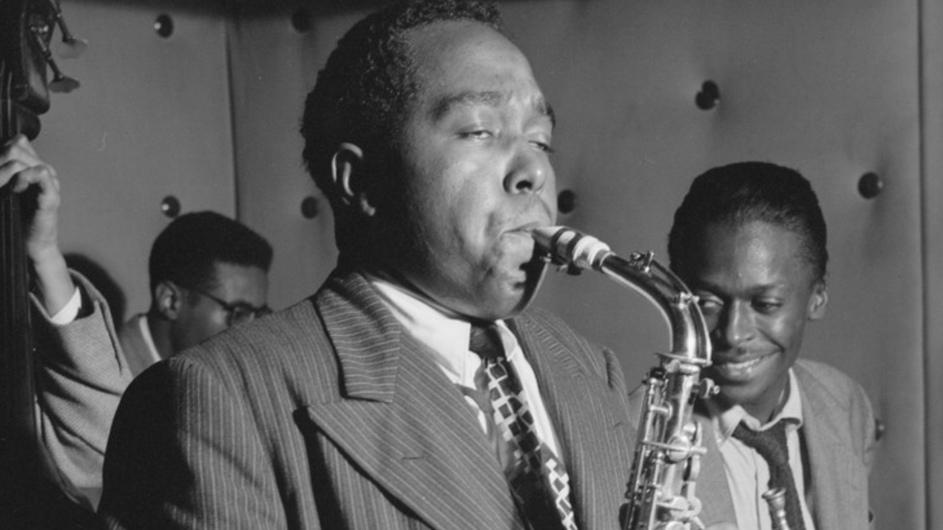 Portrait of Charlie Parker, Tommy Potter, Miles Davis, Dizzy Gillespie and Max Roach, Three Deuces, New York, N.Y. Charlie Parker is playing a 1920s Martin 'Handcraft' alto saxophone.