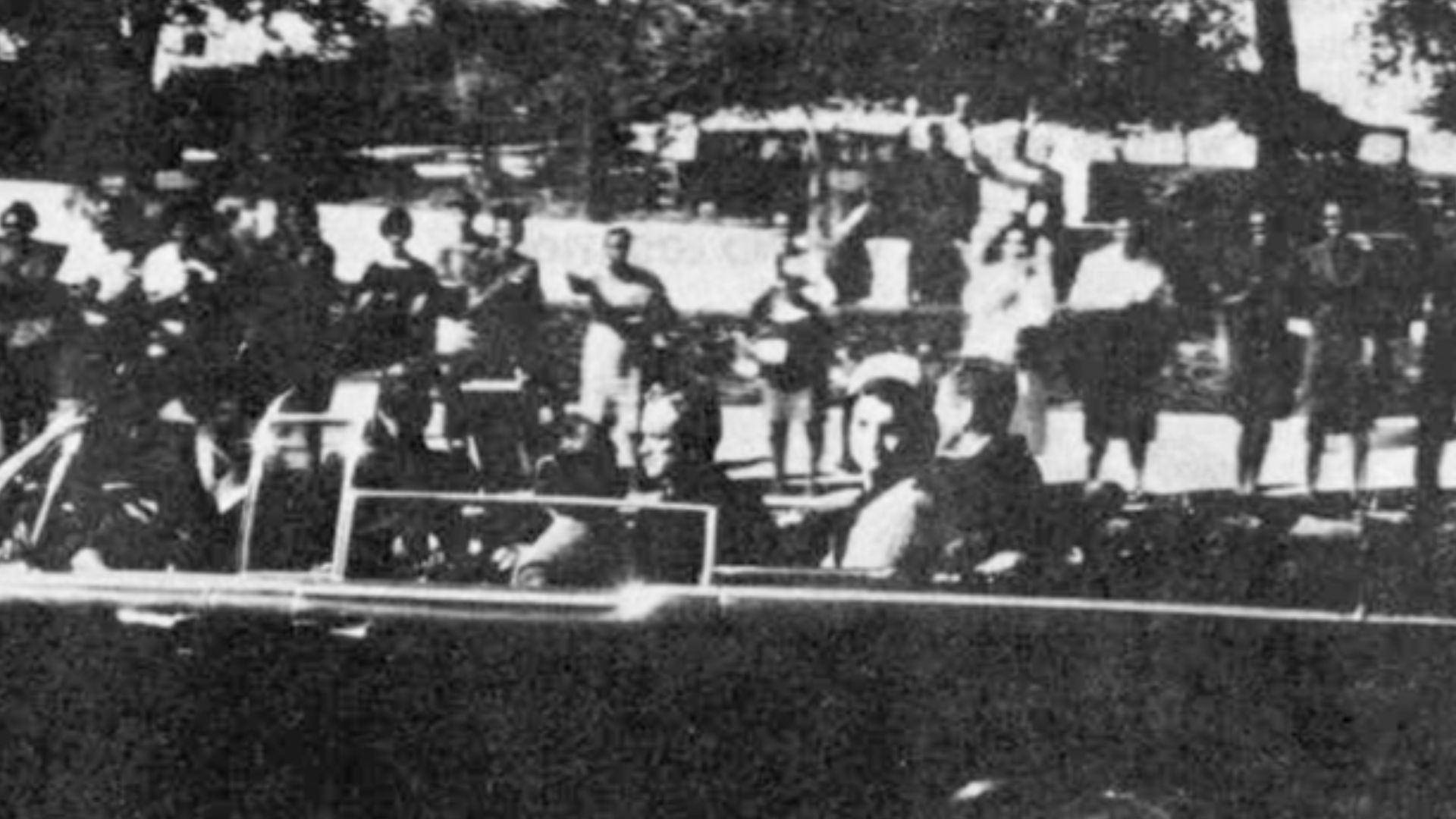 Robert Croft's Picture taken around z161. Originated from the HSCA report, a US Government report. From HSCA Vol.6 p.44.