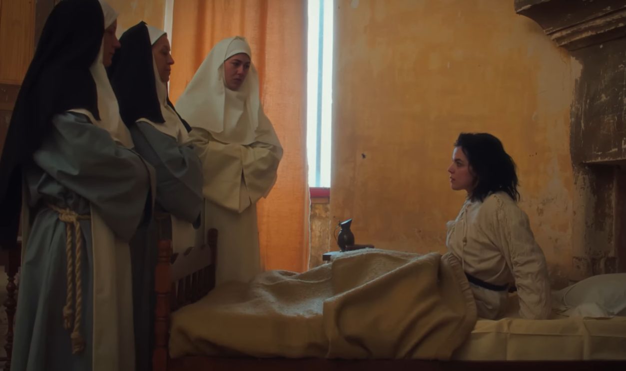 Screenshot from Je t'aime, Julie (2024) 