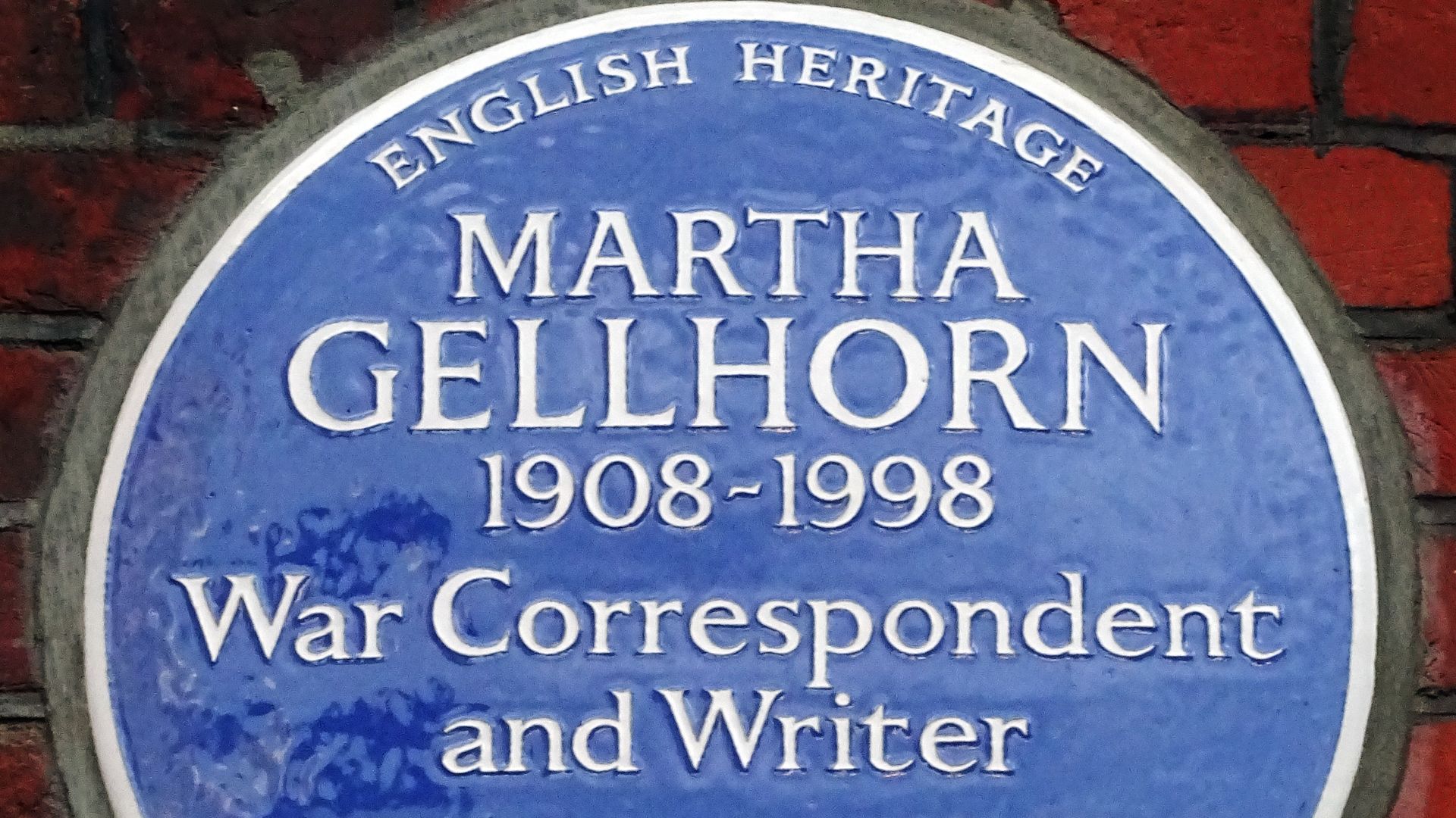 Blue plaque erected in 2019 by English Heritage at 72 Cadogan Square, Knightsbridge, London, Royal Borough of Kensington and Chelsea