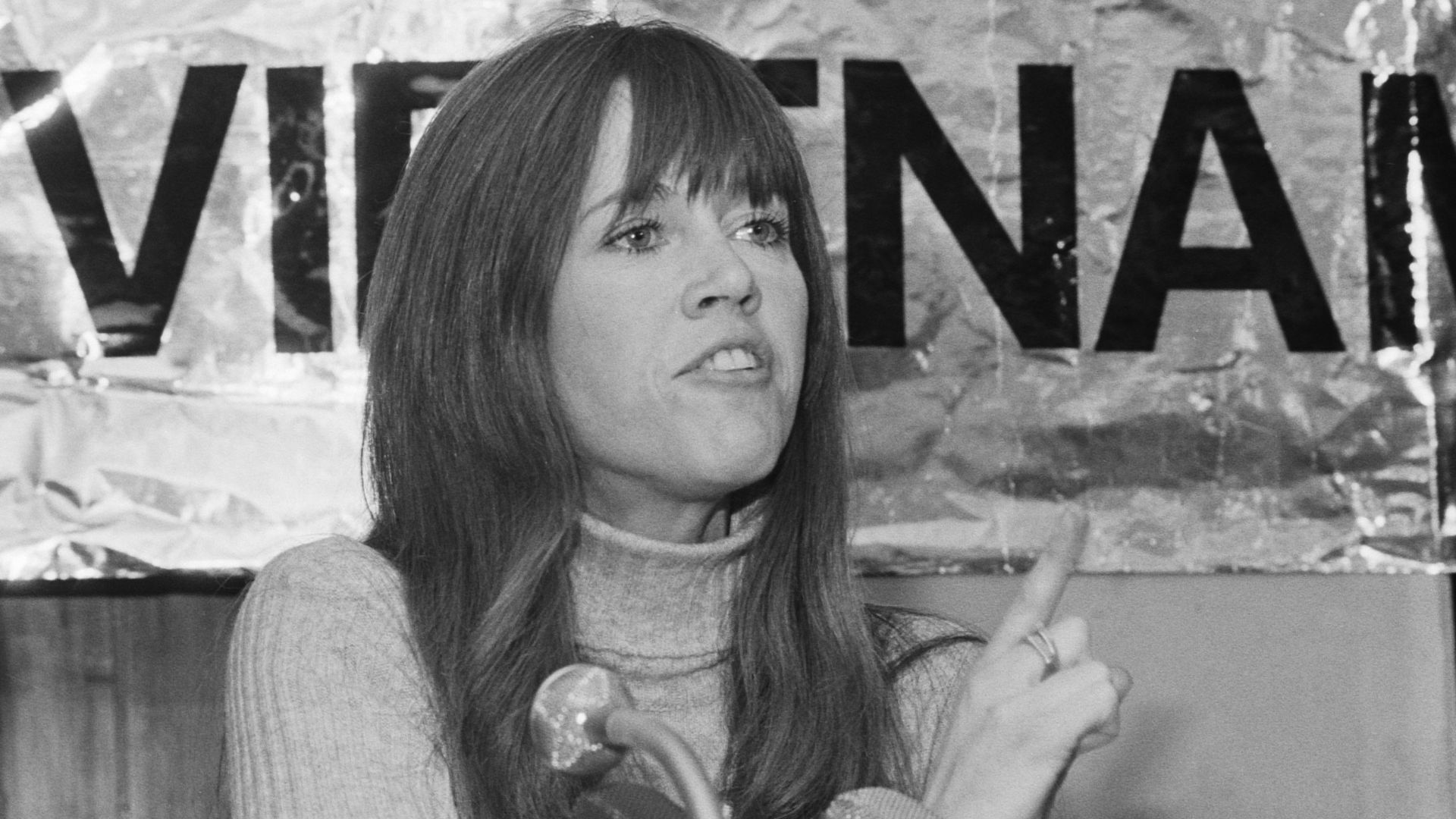 Jane Fonda geeft persconferentie in TH in Delft voor Vietnamacties; Jane Fonda tijdens persconferentie