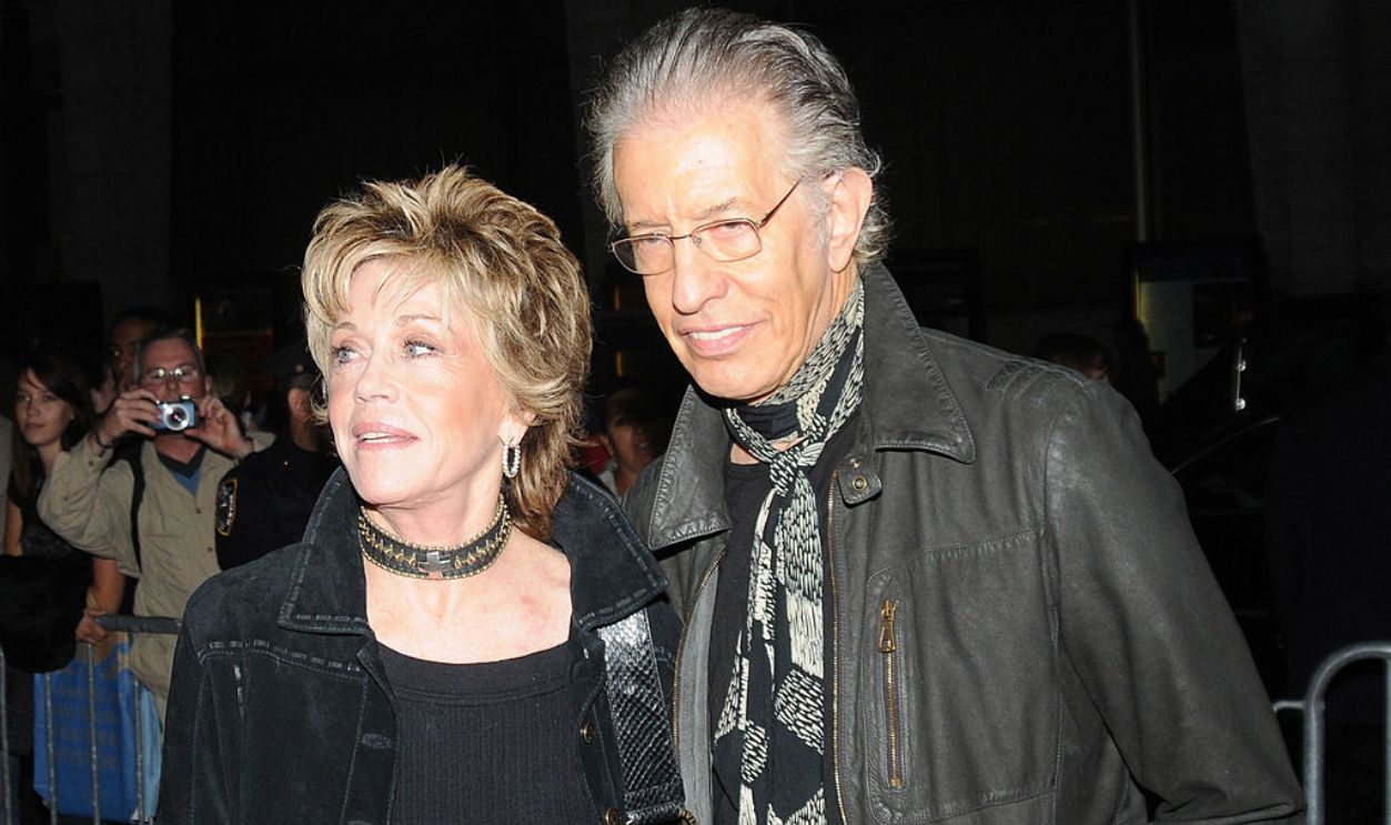 NEW YORK - OCTOBER 3: (ITALY-OUT; NEWSDAY-OUT; NY DAILY NEWS-OUT) Jane Fonda and Richard Perry arrive at the premiere of 