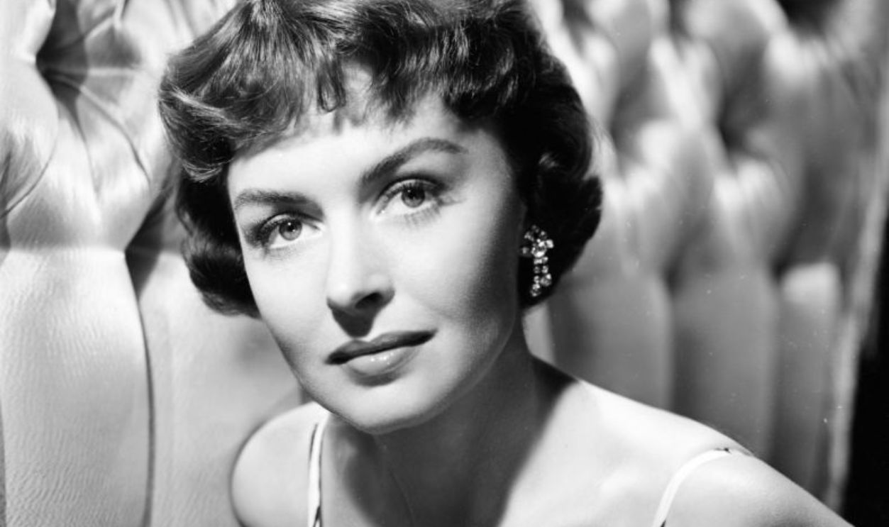 Portrait of American actress Donna Reed, circa 1942.