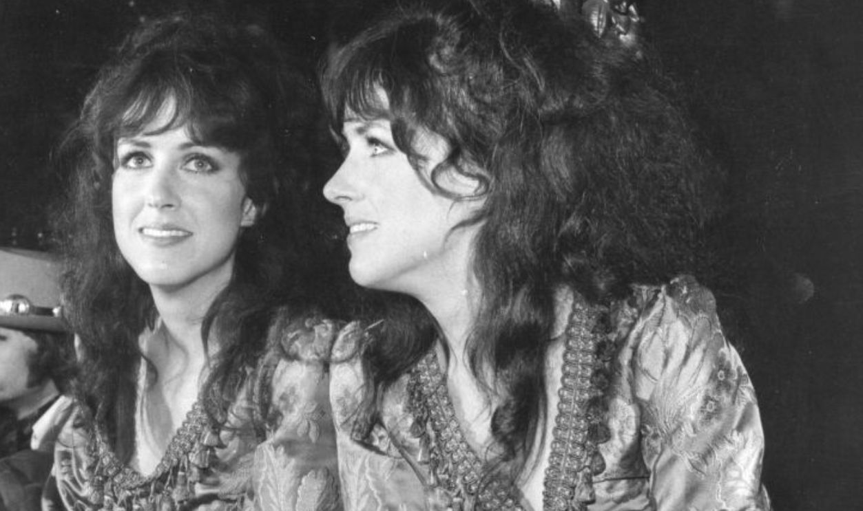 Grace Slick, singer with American psychedelic rock group the Jefferson Airplane, at a London reception for the band at the start of their ten day visit in 1968.