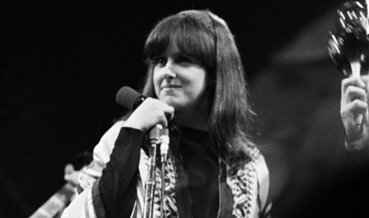 MONTEREY CA - JUNE 17: Grace Slick of Jefferson Airplane performs on stage at the Monterey Pop Festival on June 17 1967 in Monterey, California.