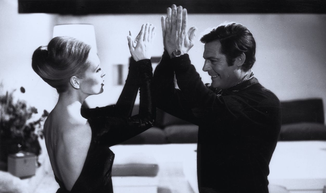 Gettyimages - 3368183, A Place For Lovers 1968: Faye Dunaway as Julia and Marcello Mastroianni (1924-1996) as Valerio in the film 'Amanti' (aka 'A Place for Lovers' or 'Le Temps des Amants'), directed by Vittoria De Sica for MGM. 