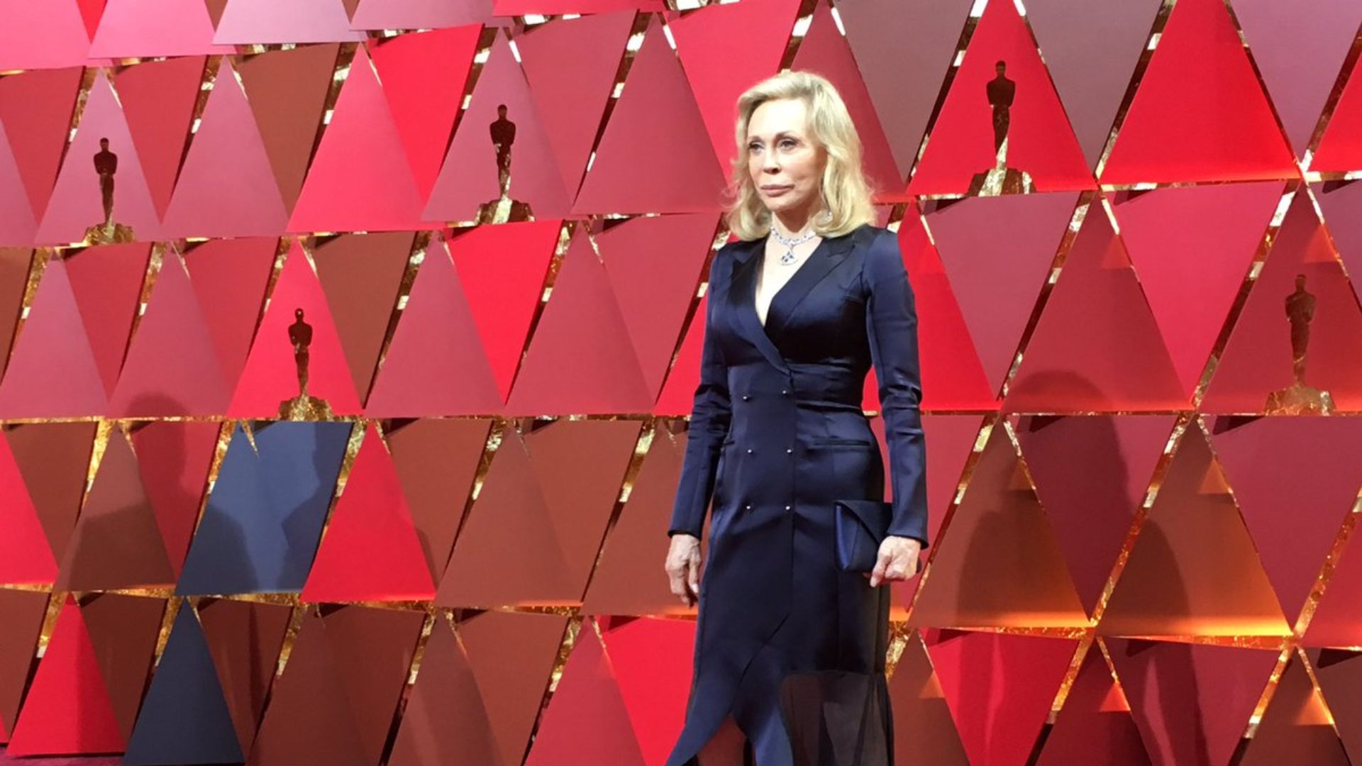 Actress Faye Dunaway on the red carpet at the 2017 Oscars.