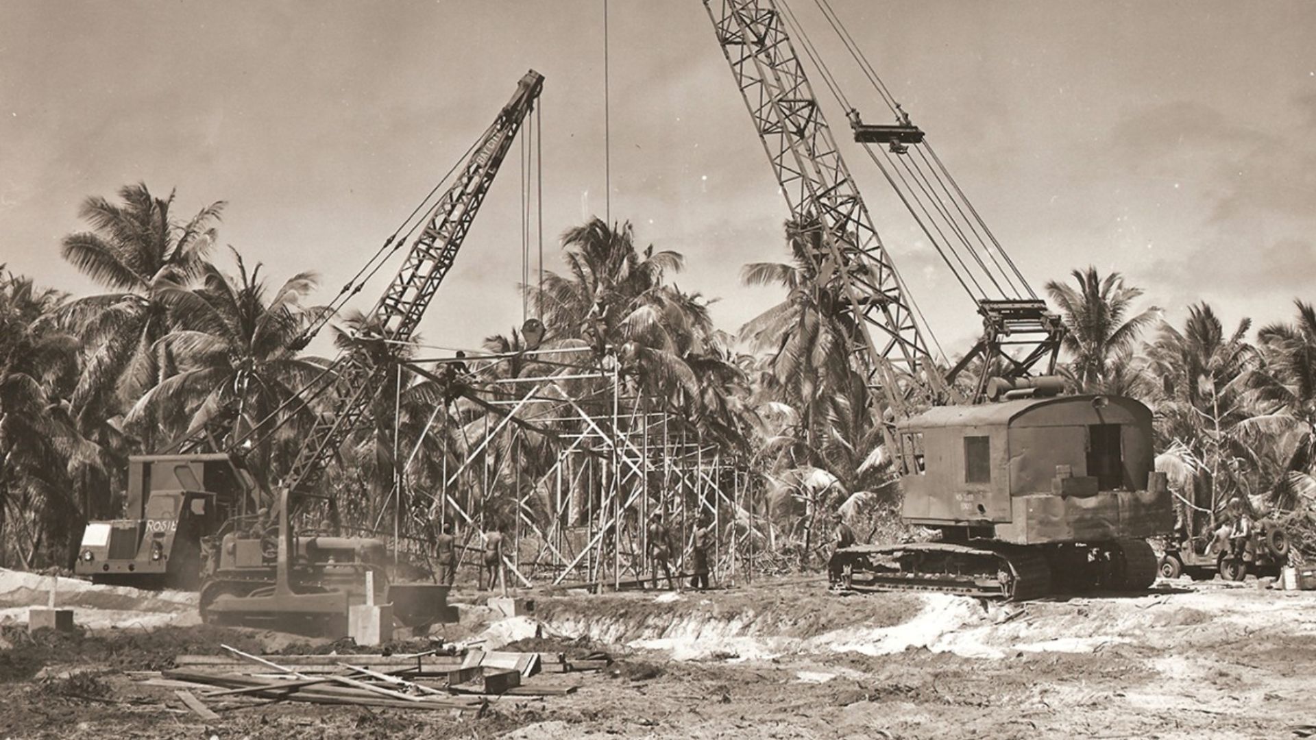 File:Seabees build camera tower on Bikini Atoll.jpg