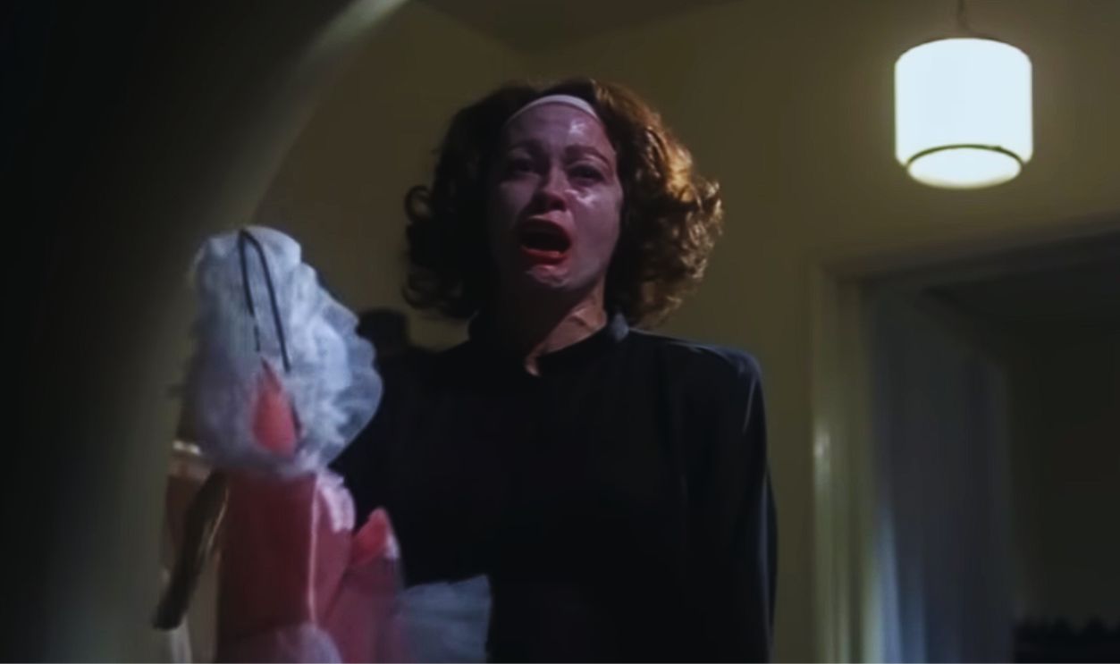 Screenshot from Mommie Dearest (1981) 