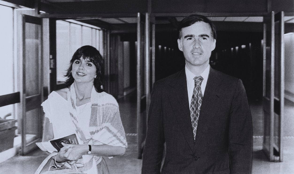 Gettyimages - 1447876522, Linda Ronstadt & Jerry Brown, 1979