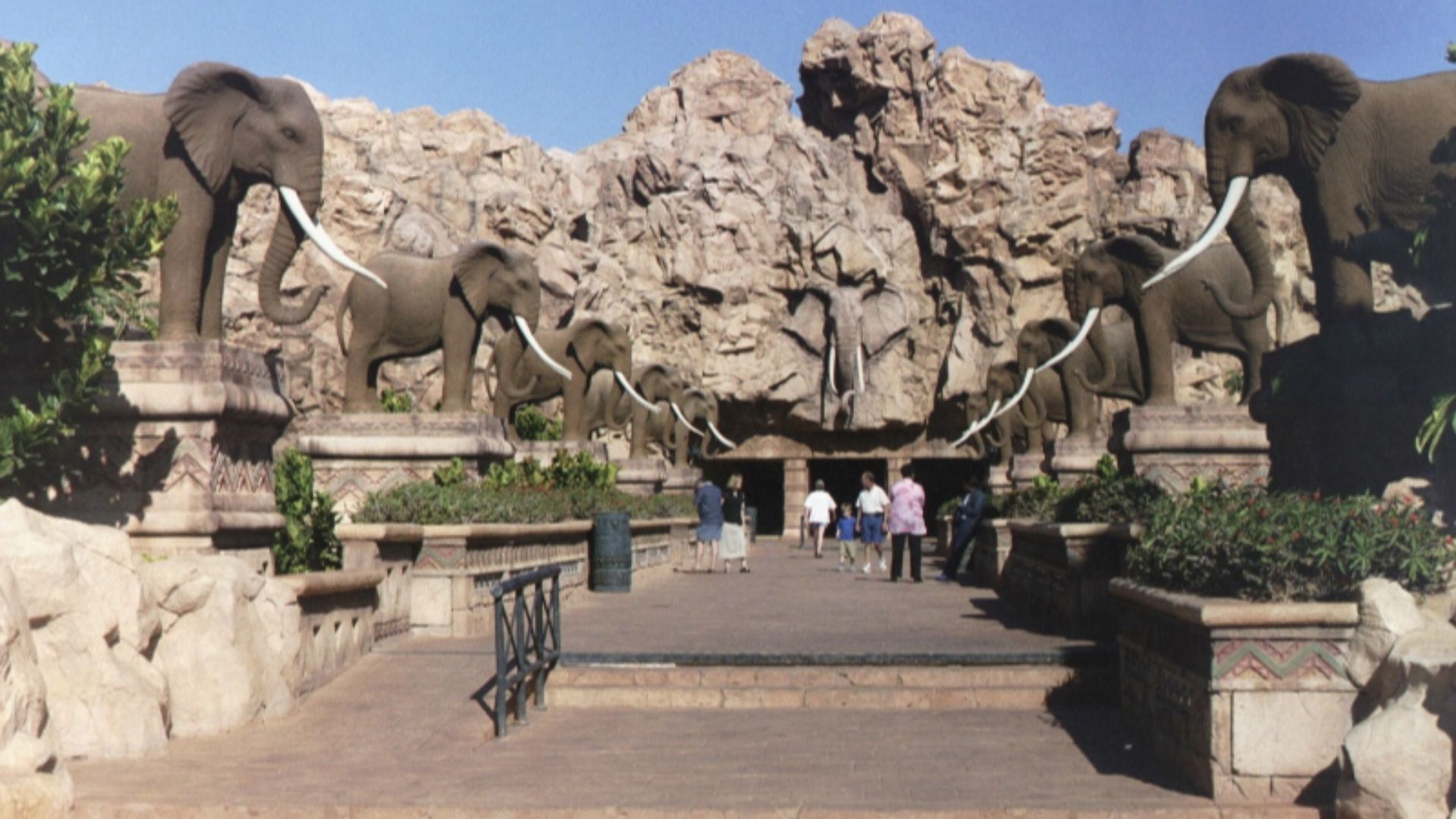 File:Sun City.jpg