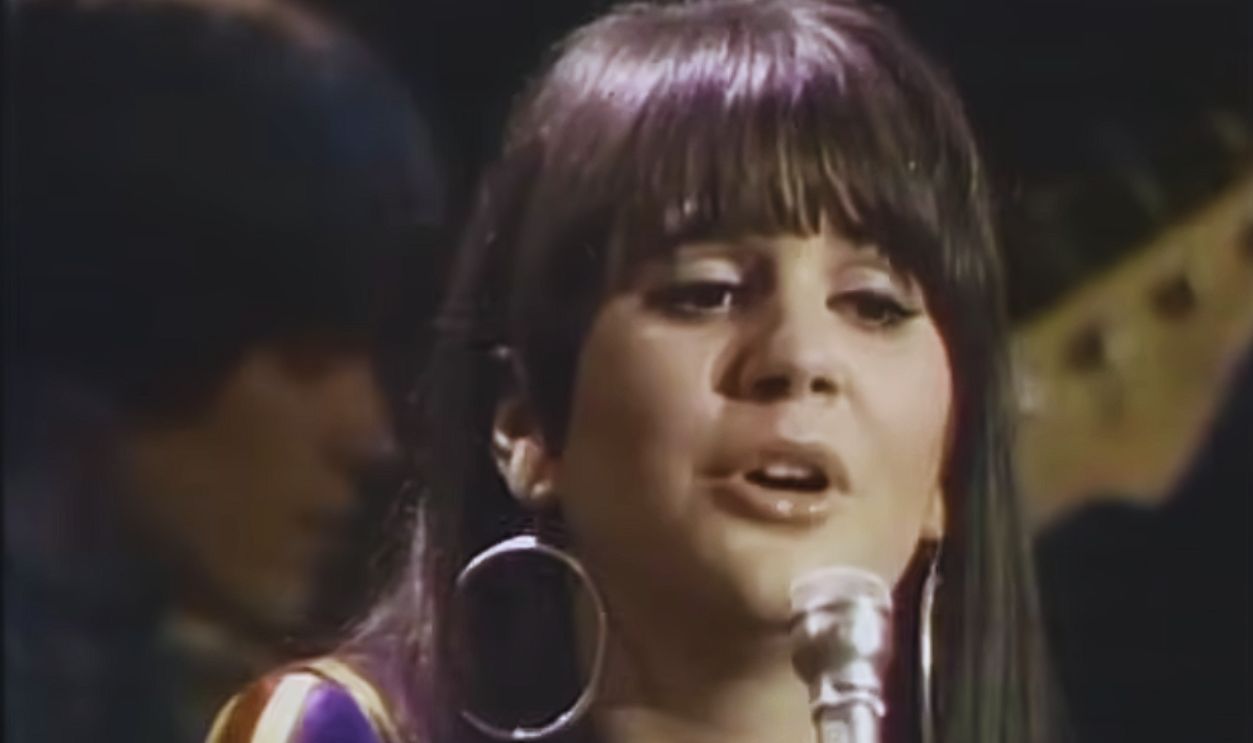 Screenshot from Stone Poneys: Different Drum (Live, 1967) 