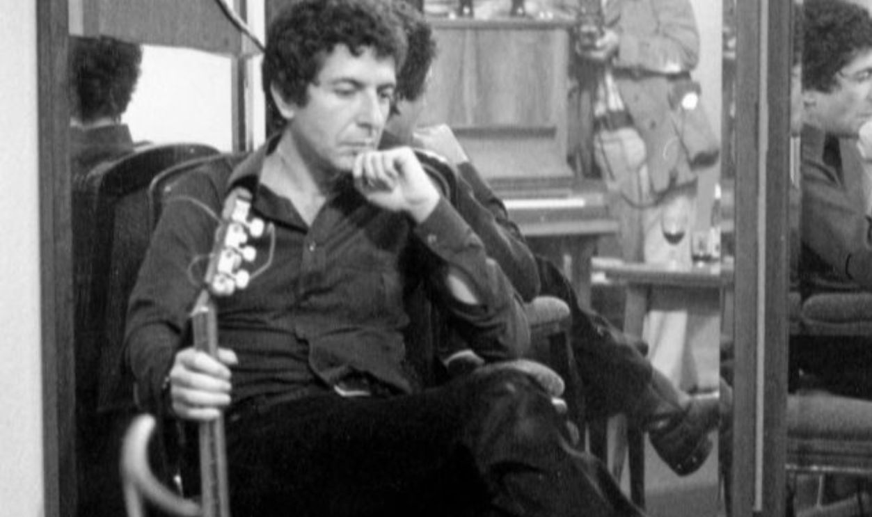 GERMANY - JANUARY 01: Photo of Leonard COHEN; posed, backstage at the Musikhalle