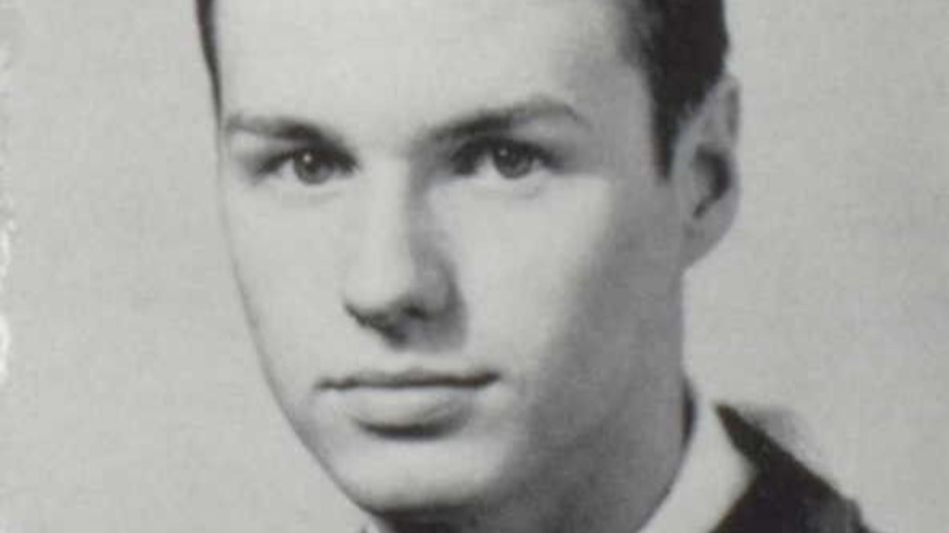 Photo of sculptor Gordon Leigh Anderson, widower of Sondra Locke