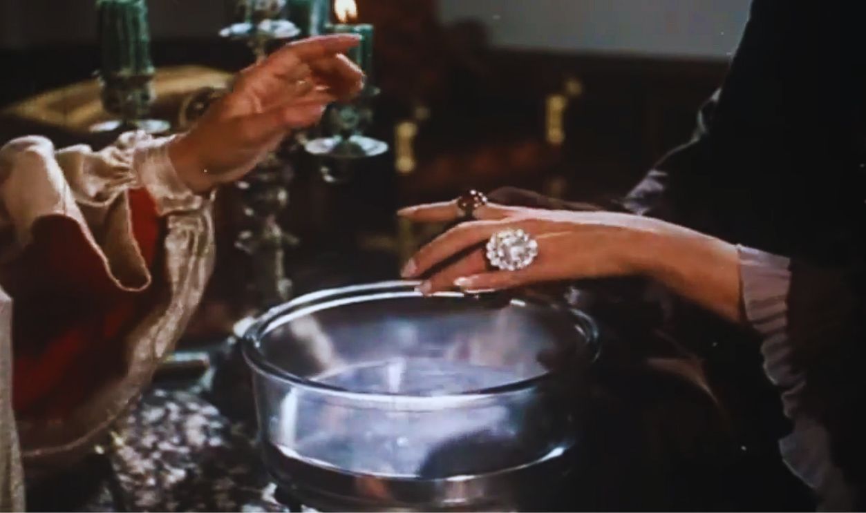 Screenshot from L'Affaire des poisons (1955)