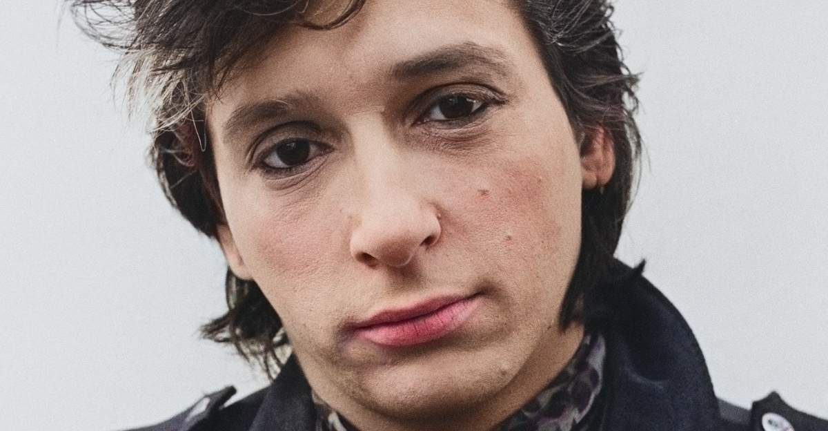Johnny Thunders, portrait, Notting Hill Gate, London, 1980.