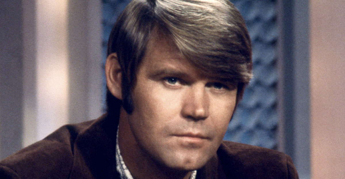  American country singer Glen Campbell (1936 - 2017) appears on The Tonight Show starring Johnny Carson in Los Angeles, California, circa 1970.