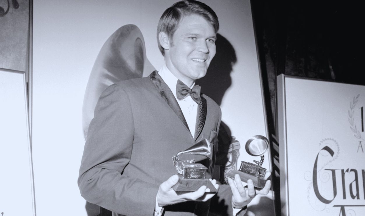 Gettyimages  - 74256389, Glen Campbell At The Grammys 