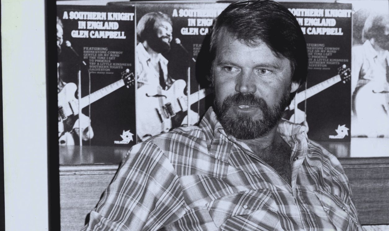 Gettyimages - 1080542562, Glen Campbell, at press conference in the Sebel Townhouse today. 