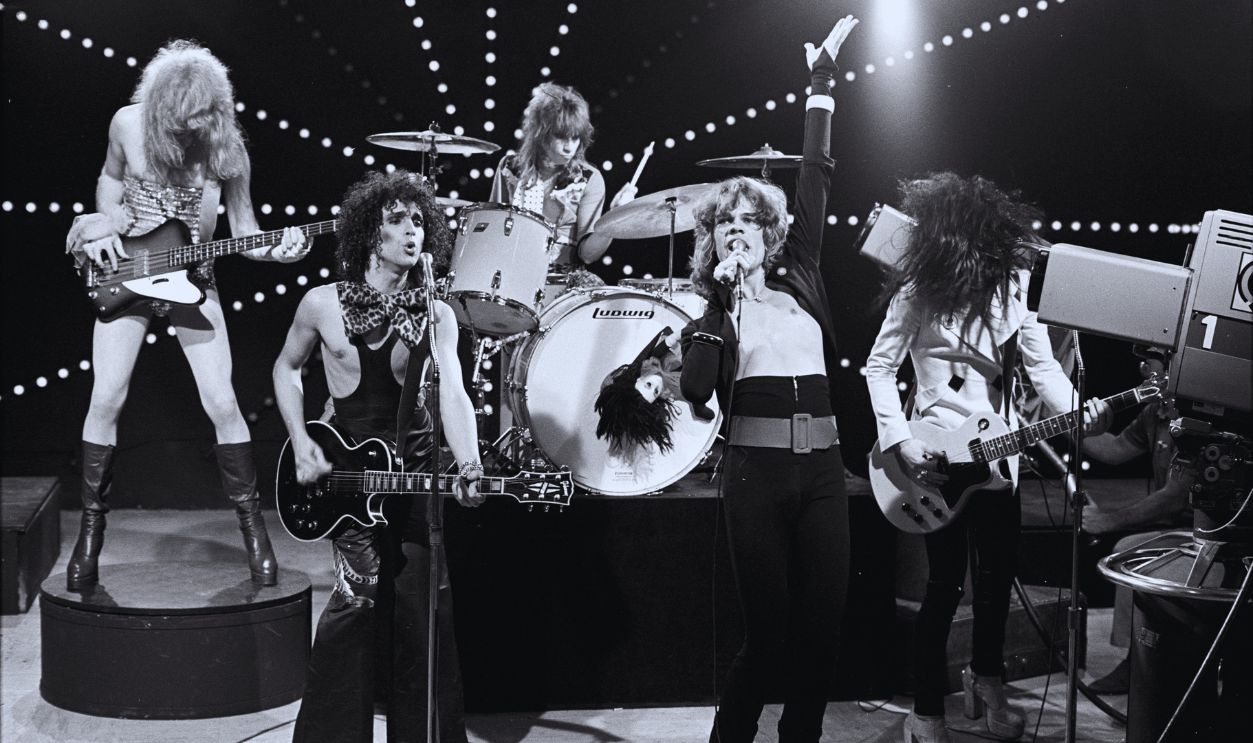   Gettyimages - 73998403, New York Dolls Performing On 