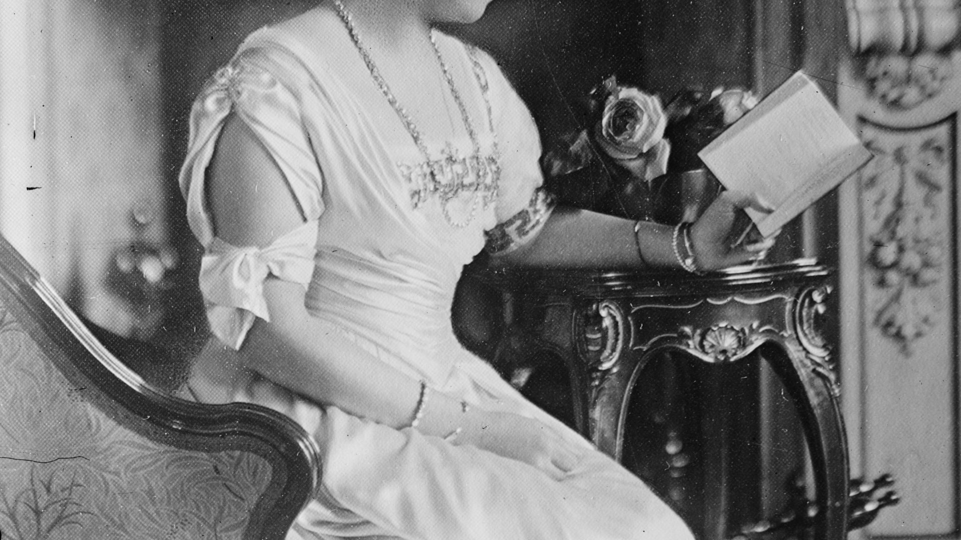 Title: Princess Henry of Prussia, seated reading Gestenlich gesch
Abstract/medium: 1 negative : glass ; 5 x 7 in. or smaller.