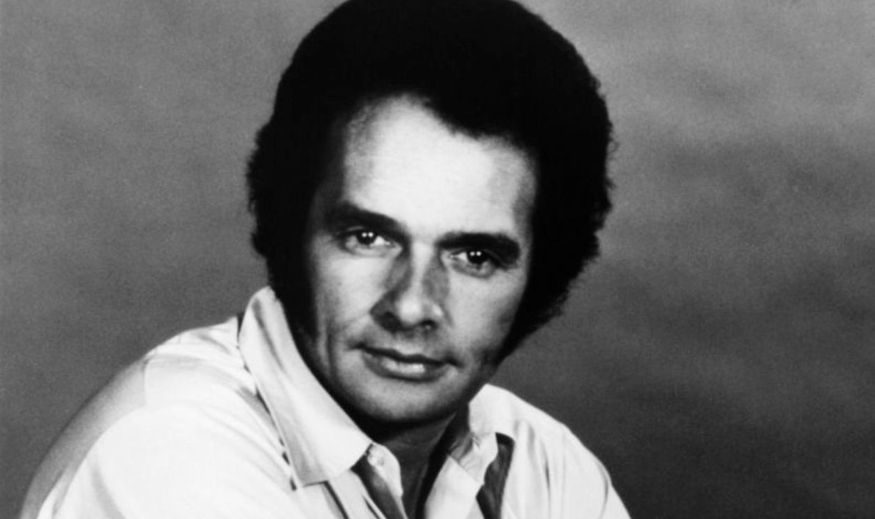 UNSPECIFIED - JANUARY 01: Photo of Merle HAGGARD; studio, posed, 