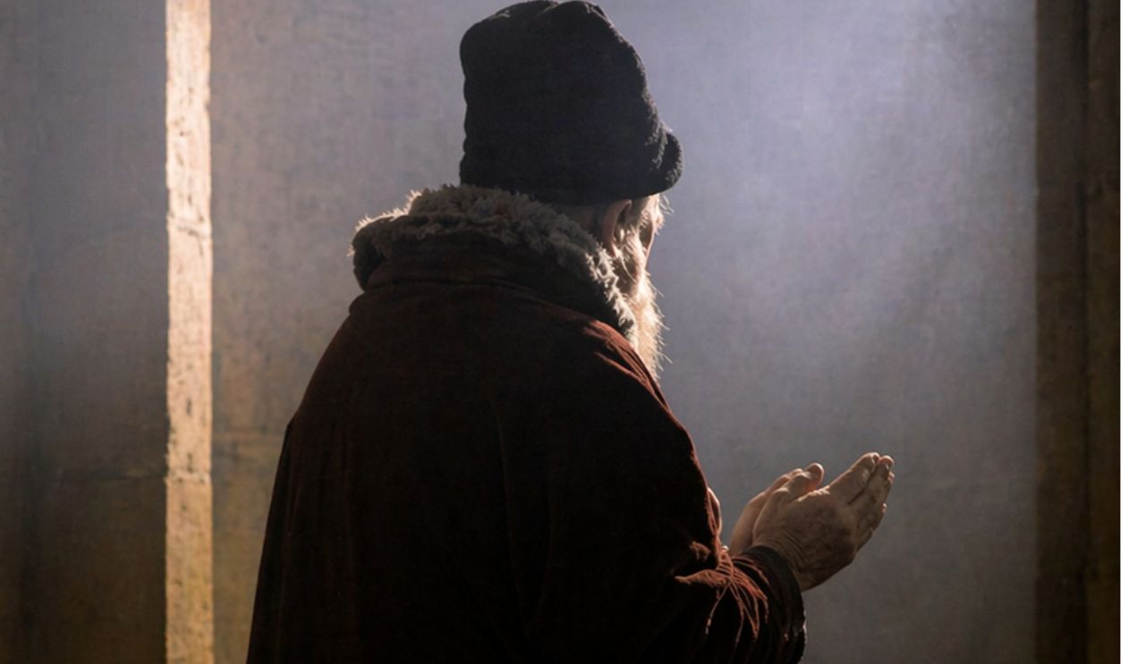 Screenshot from Masters of Darkness: Queen Elizabeth's Magician 2002