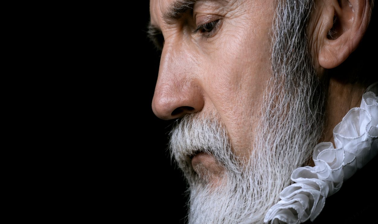 Screenshot from Masters of Darkness: Queen Elizabeth's Magician 2002