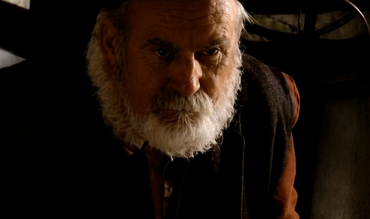 Screenshot from Masters of Darkness: Queen Elizabeth's Magician 2002