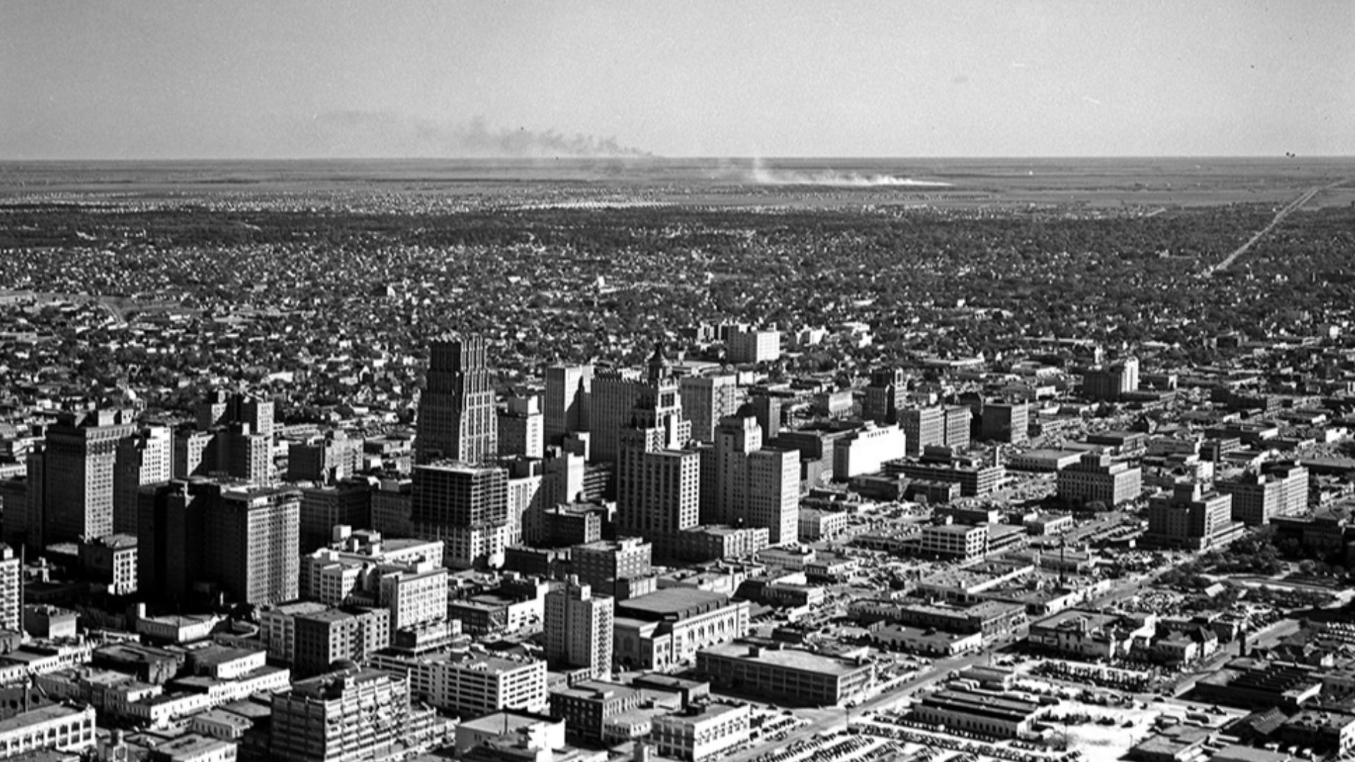Title: [Aerial View, Houston, Texas]
Creator: Robert Yarnall Richie, 1908-1984
Date: April 1951
Place: Houston, Texas
Part Of: Robert Yarnall Richie photograph collection
Physical Description: 1 negative: film, black and white; 10.1 x 13.2 cm
File: ag1982_0234_3339_4_cityofhouston_sm_opt.jpg  
Rights: Please cite Southern Methodist University, Central University Libraries, DeGolyer Library when using this image file. A high-quality version of this file may be obtained for a fee by contacting degolyer@smu.edu.
For more information, see: digitalcollections.smu.edu/cdm/ref/collection/ryr/id/3046
View the full series: digitalcollections.smu.edu/cdm/search/collection/ryr/sear...

View the Robert Yarnall Richie Photograph Collection: digitalcollections.smu.edu/all/cul/ryr/