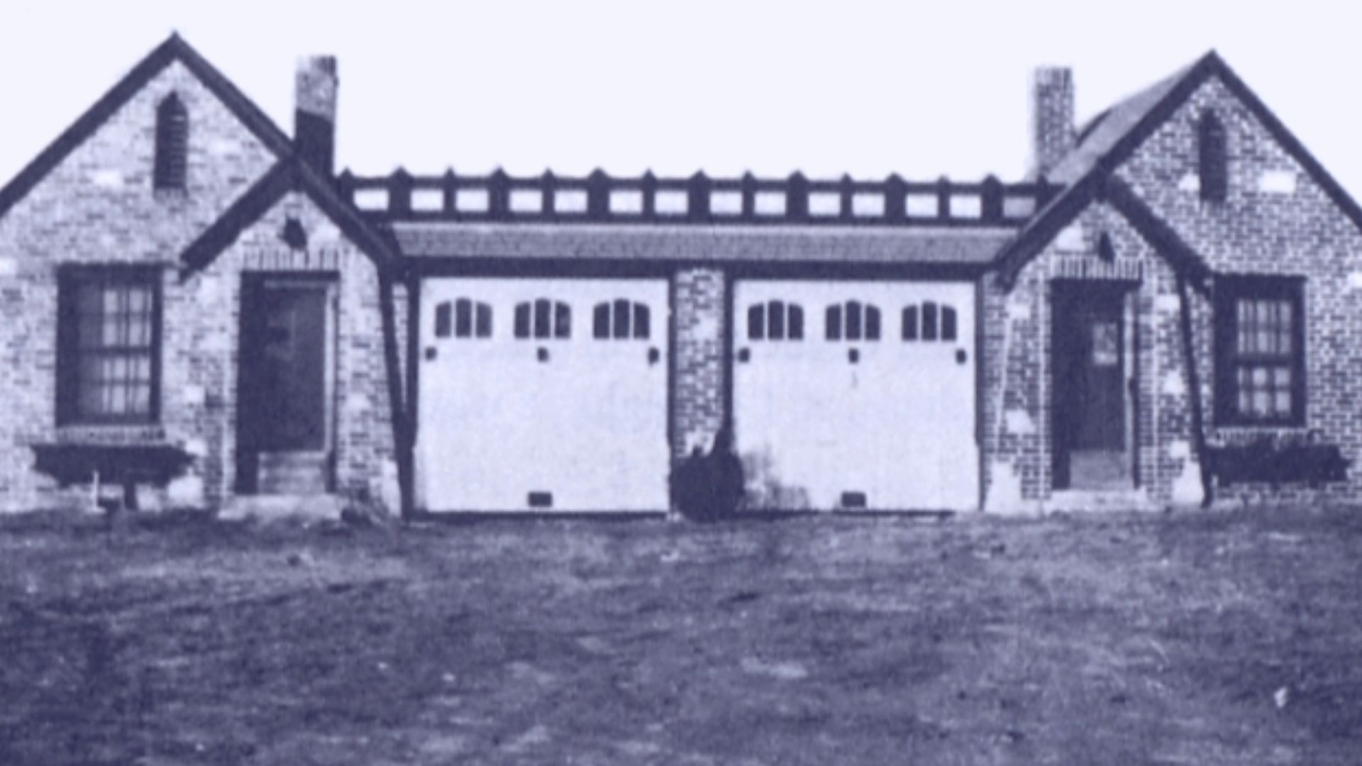 1933 snapshot of motel gun battle site