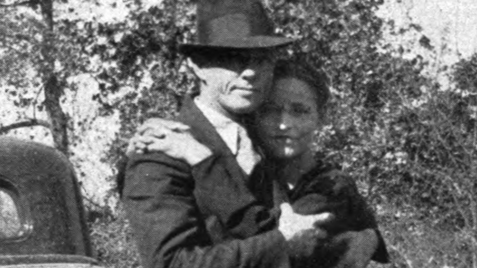 Photo of Bonnie and Clyde