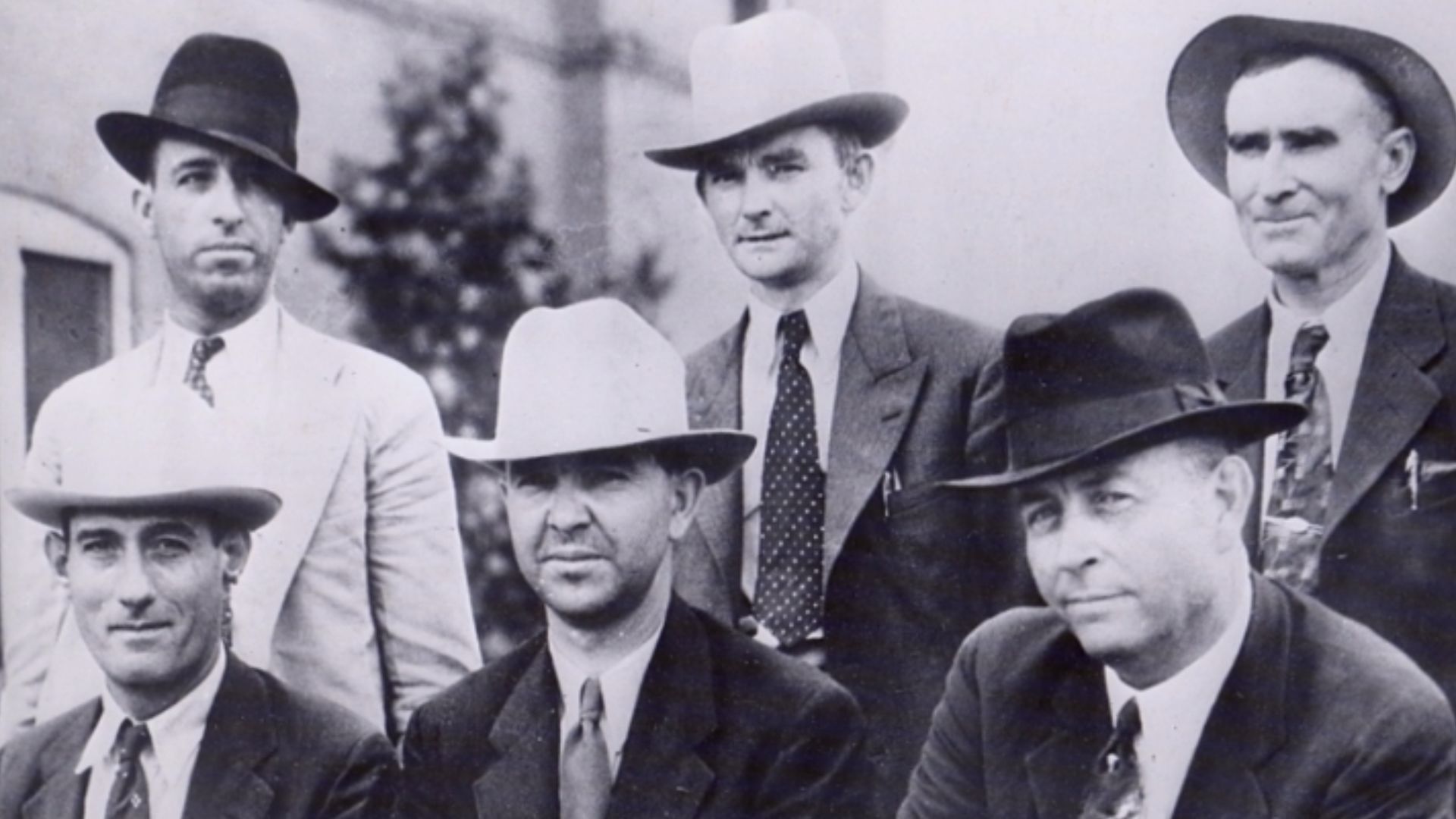 photo of six-man posse who killed Bonnie & Clyde May 23, 1934. Top, L to R: Hinton, Oakley, Gault; seated, L to R: Alcorn, Jordan and Frank Hamer.