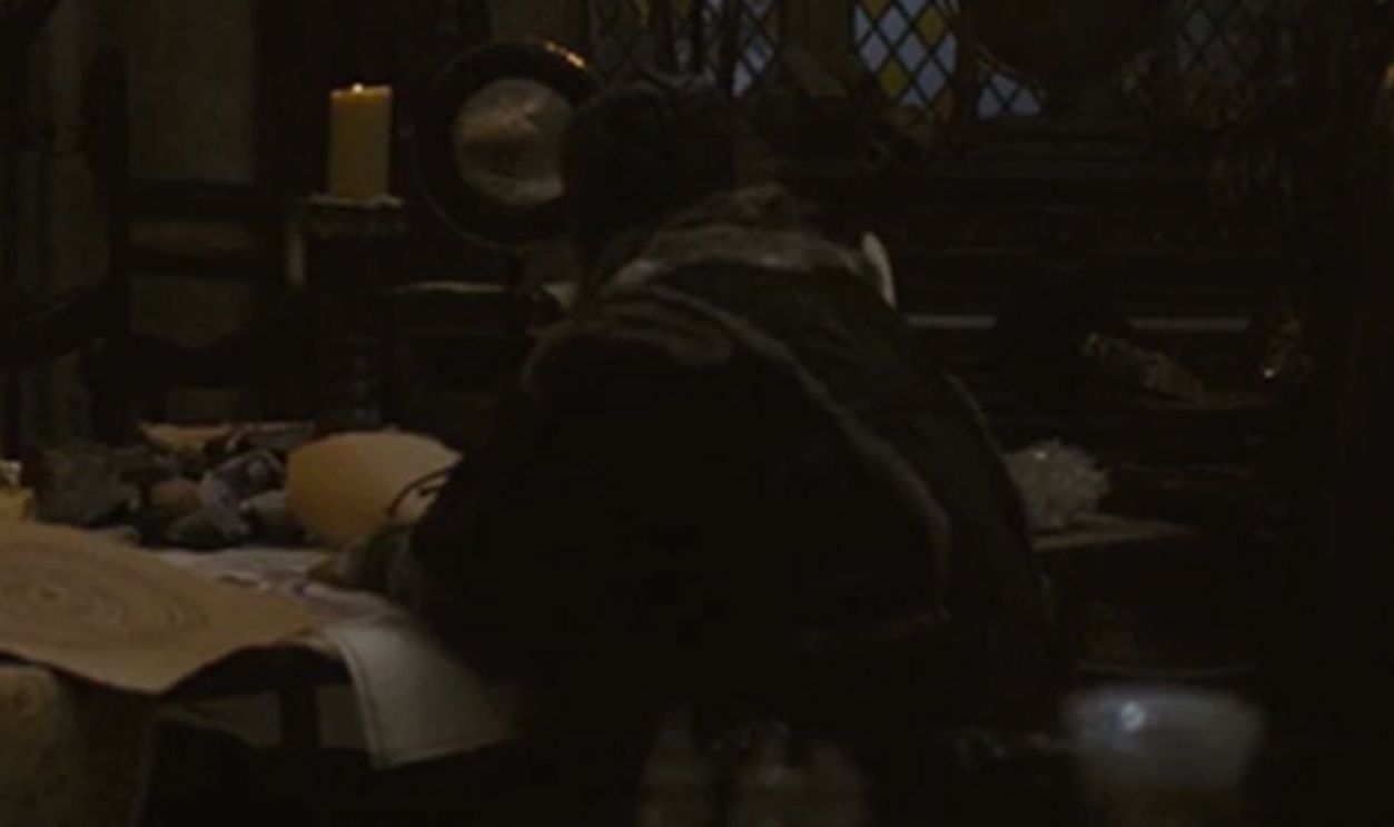 Screenshot from Masters of Darkness: Queen Elizabeth's Magician 2002