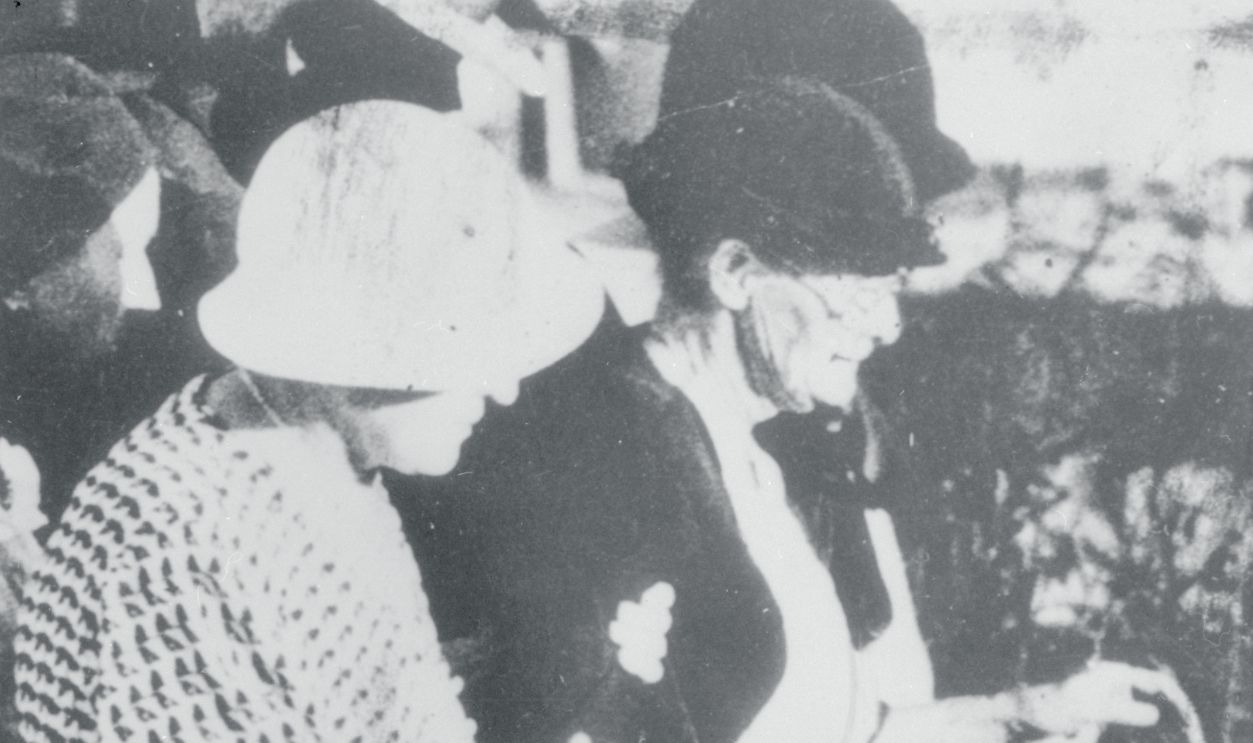 Getty Images - 517437812 - Mrs. Cumie Barrow, mother of Clyde Barrow, and Mrs. Steve Davis, mother of Raymond Hamilton, fugitive former companion of the Barrow-Parker pair and fifteen others have been indicted for harboring the late fugitives.