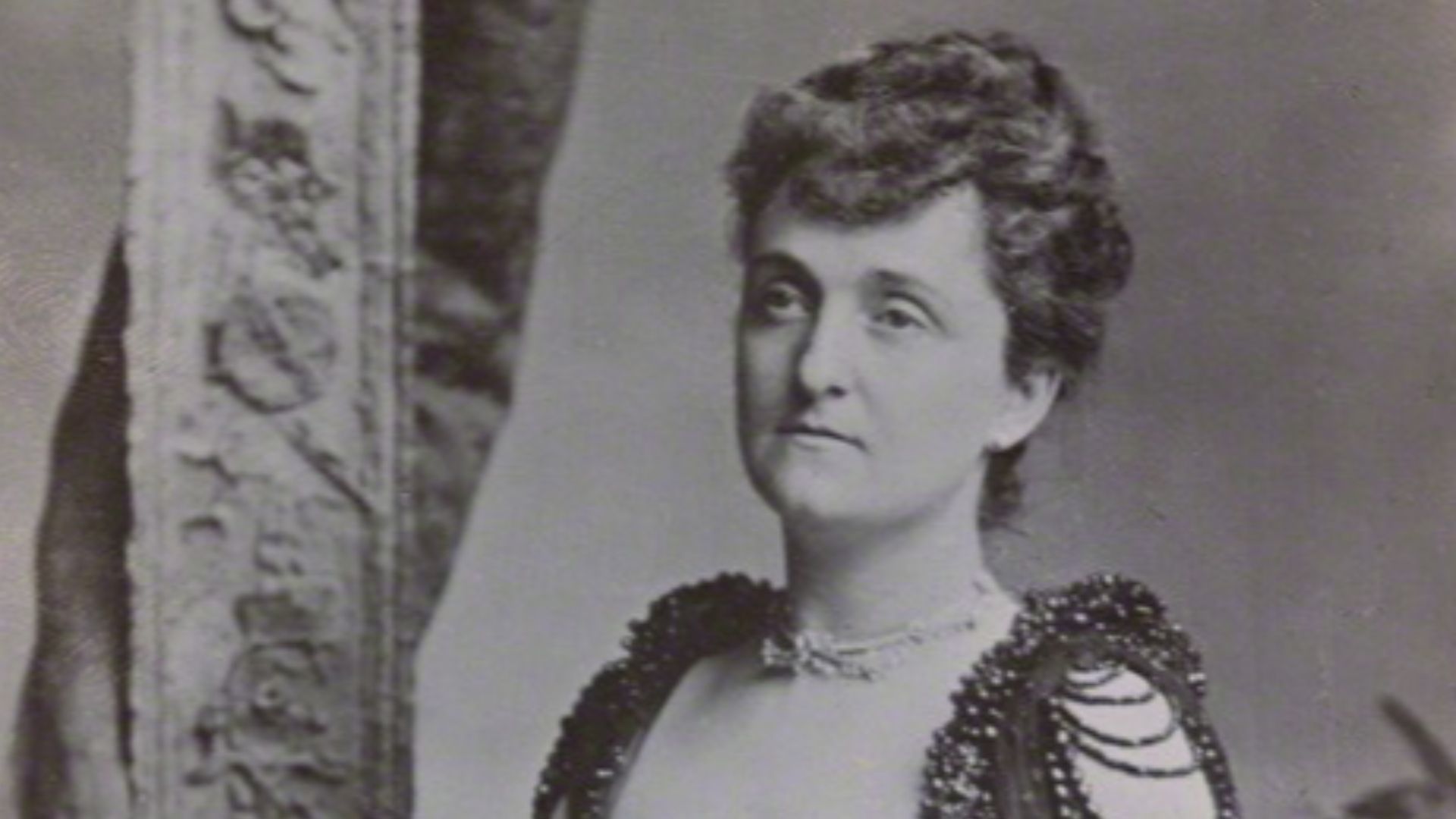 by Unknown photographer, albumen cabinet card,