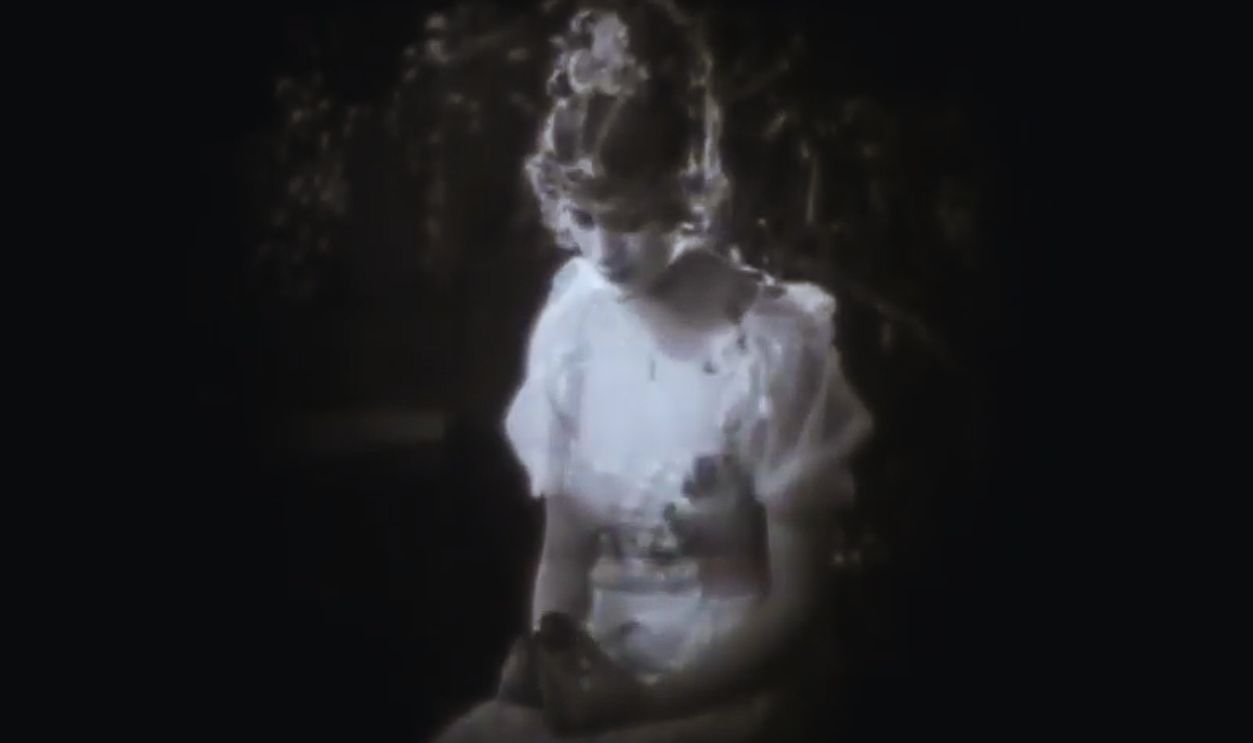 Screenshot from Glorious Betsy (1928)