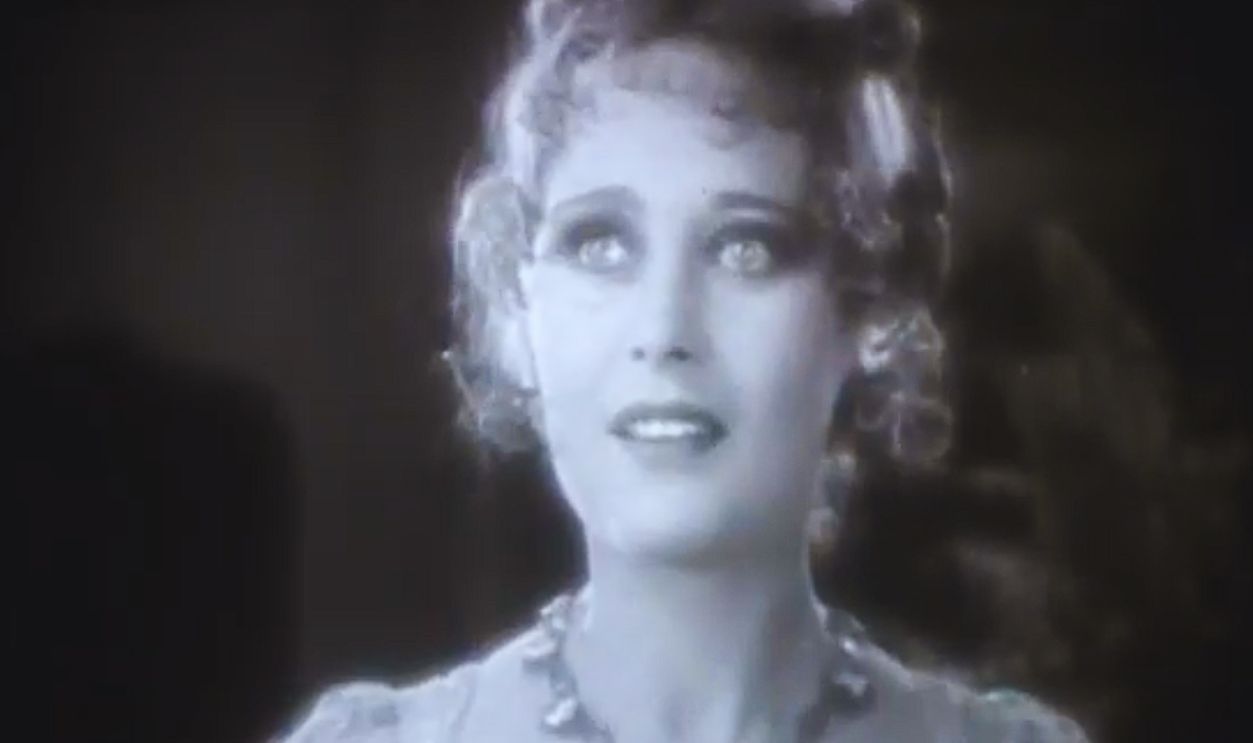 Screenshot from Glorious Betsy (1928)