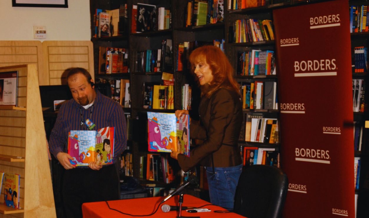 Gettyimages - 609336640, Patrick McMullan Archives NEW YORK, NY - MARCH 15: Atmosphere at Reading & Signing for 